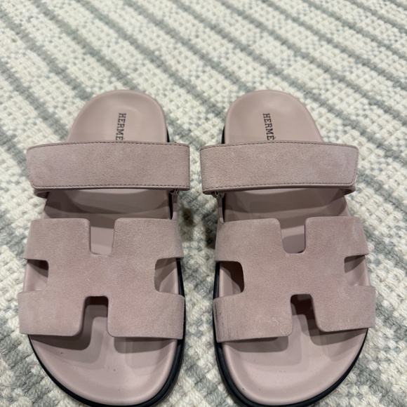 Hermes Chypre Light Pink Suede Sandals - Picture 5 of 5